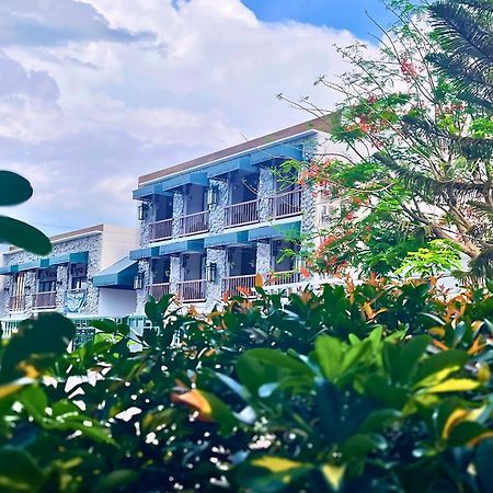 Sola Hotel Laoag Exteriör bild